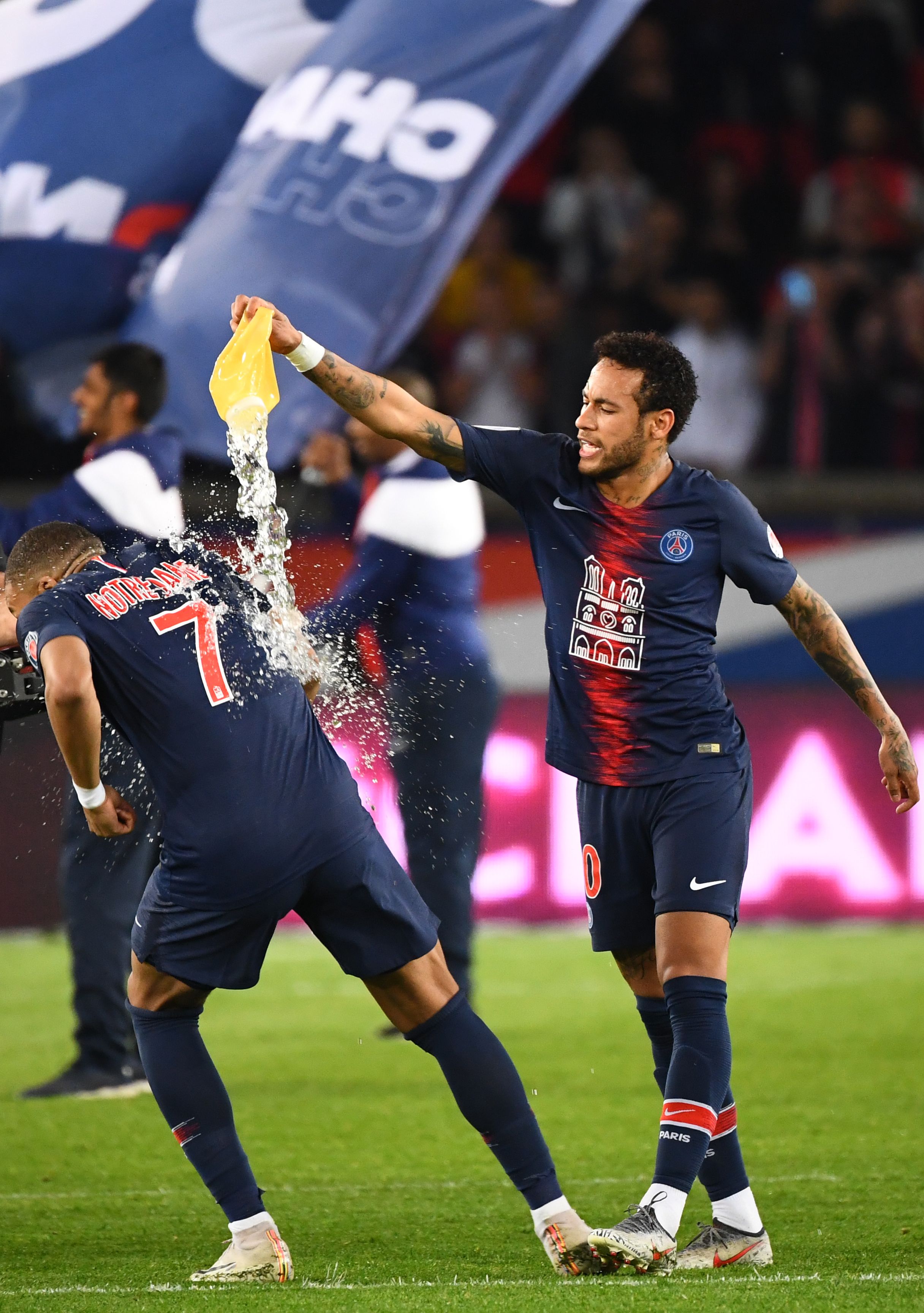 行业的天花 行业的天花